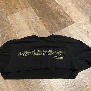 girls tour crop top